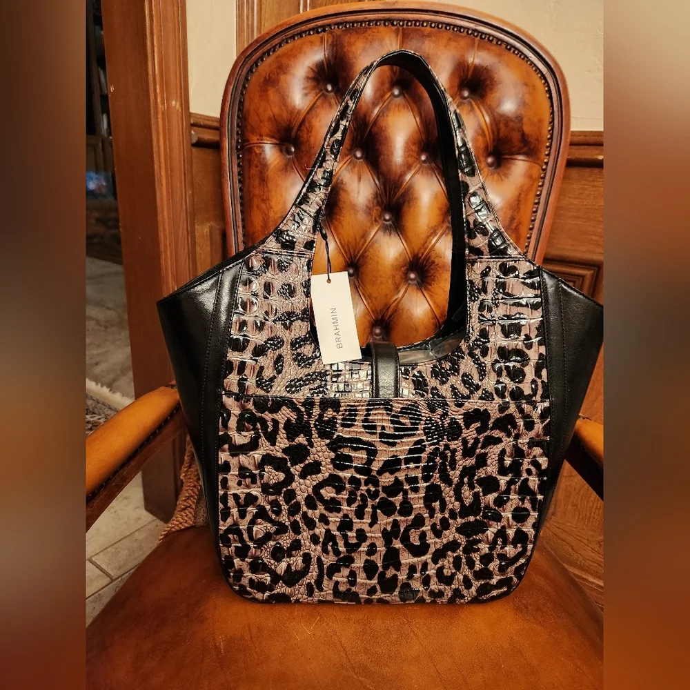Beautiful Brahmin Carla Oversize Tote--Snow Leopard, Snowfall Leather Bag-Rare - Picture 2 of 4